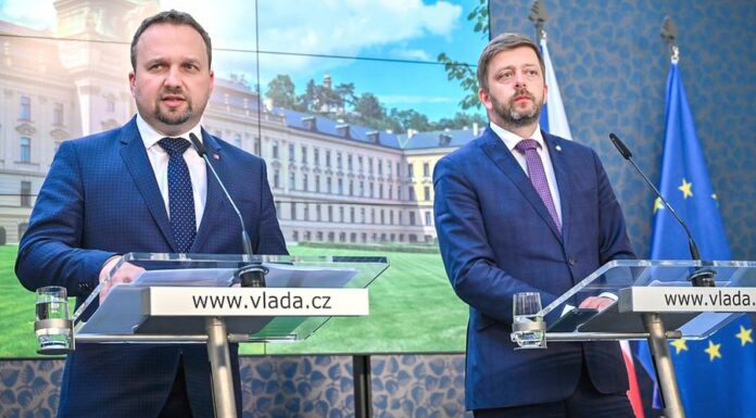 Vláda snížila dávky běžencům i upravila odměny ubytovatelům cervence