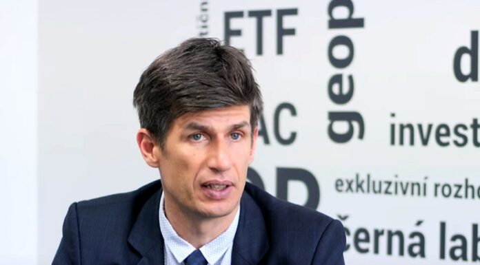Očekávám 8% pokles reálných mezd, říká ekonom Jan Bureš Jan_Bures