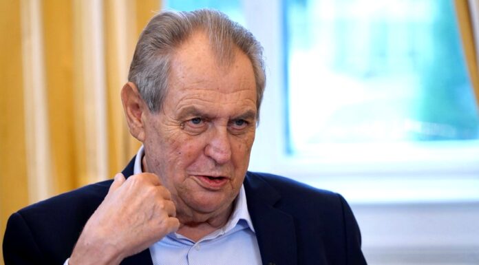 Prezident Zeman tvrdě sepsul exguvernéra Jiřího Rusnoka Zeman