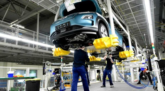 Autoprůmysl se v květnu konečně dostal do černých čísel autoprumysl