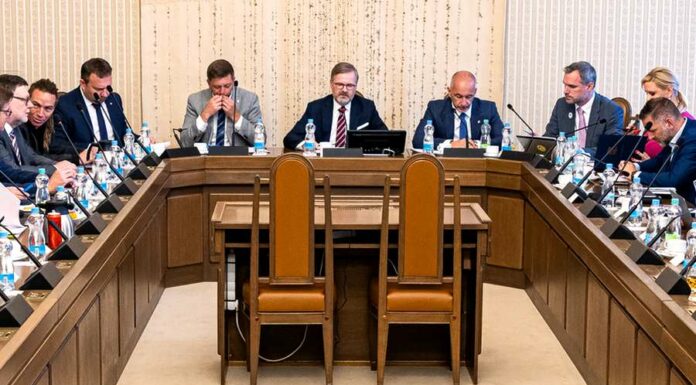 Začněte už konečně něco dělat, apelují firmy na vládu firmy