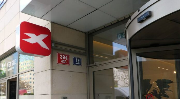 Do investování na vlastní pěst naskakuje stále více Čechů investovani