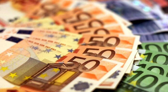 Inflace v eurozóně je na 8,6 %. Švýcaři předpovídají stagflaci v_eurozone