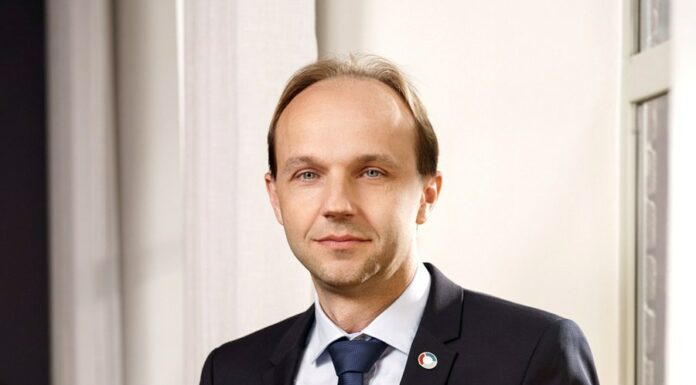 Dál žijeme na dluh, říká Jan Pavel z Národní rozpočtové rady