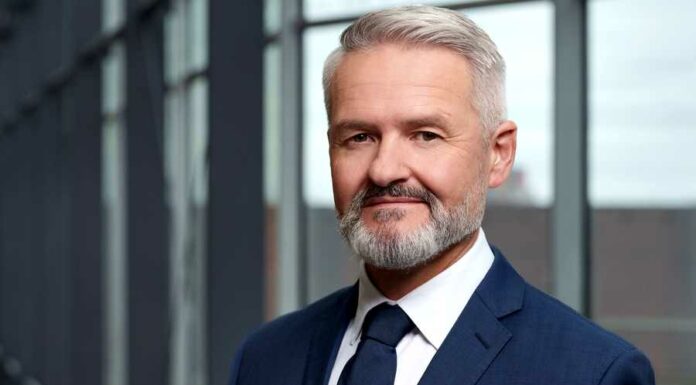 Ministerstvo financí plánuje nižší příspěvky na penzi na_penzi