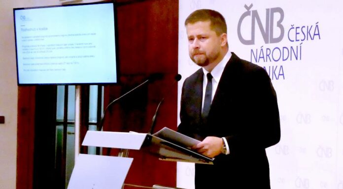 ČNB očekává pokles kurzu koruny na 26 Kč za euro CNB