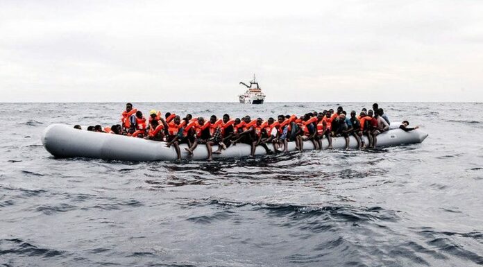 Italské úřady smějí zadržovat lodě s migranty migranty