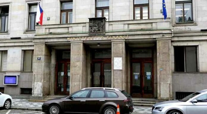 V červnu skončil státní rozpočet přebytkem 6,3 miliardy miliardy