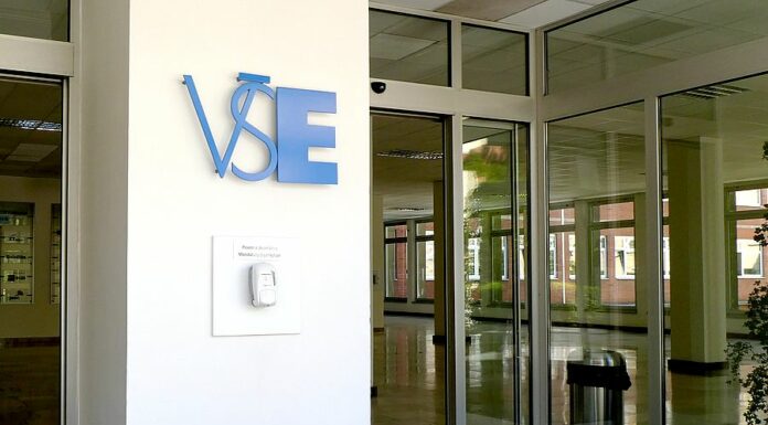 Vysoké školy energie neutáhnou. Zvažují online výuku vysoke_skoly