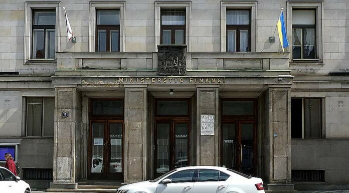 Rozpočet 2023 kalkuluje vyšší růst příjmů než výdajů 2023