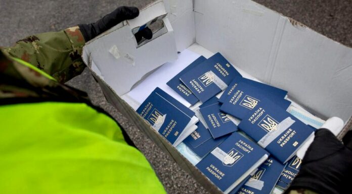 Češi dali jen na dávkách Ukrajincům šest miliard Ukrajincum