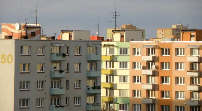 Vláda zvedla normativy u příspěvku na bydlení na_bydleni