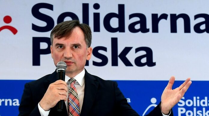 Němci skrz EU okradli Poláky, řekl polský ministr polsky