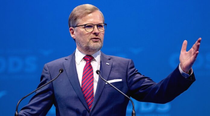 Analýza: Fialova vláda se vydala šlépějemi bolševiků vlada