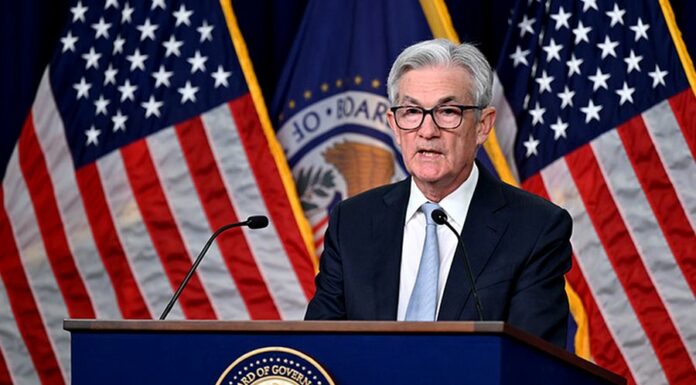 FED zvedl úroky a naznačil zpomalení jejich zvyšování FED