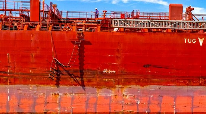 EU zvyšuje dovoz ruského LNG. Vyplácí se jí to LNG