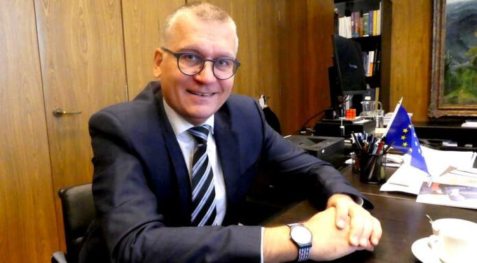 Vláda nám boj s inflací neulehčuje, říká Marek Mora z ČNB
