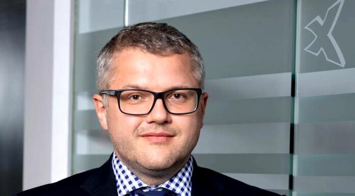 Analytik: Daně musí jít nahoru, jinak přijde bankrot dane