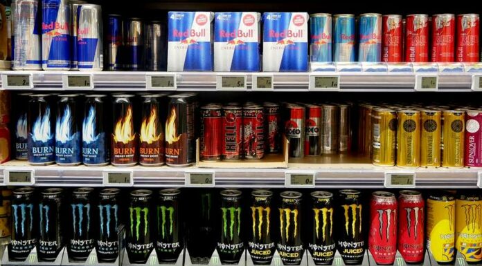 Byznys s energy drinky je zralý na regulaci, tvrdí lékaři energy_drinky