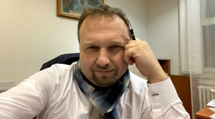 Krize úřadů práce: Jurečkovi nevadí náměstkyně sedící na dvou židlích uradu_prace