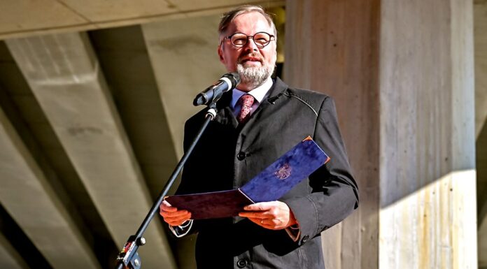 Vládní dluh roste. Aktuálně činí 2,828 bilionu korun