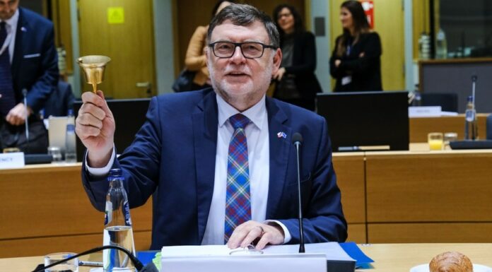 Loňský deficit státního rozpočtu je třetí nejvyšší v historii
