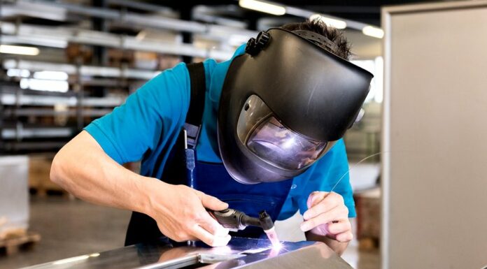 Česká ekonomika prochází technickou recesí Ceska_ekonomika